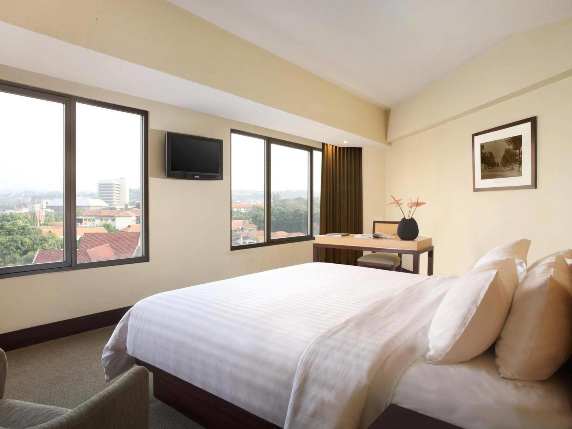 Hotel Santika Premiere Semarang Luaran gambar
